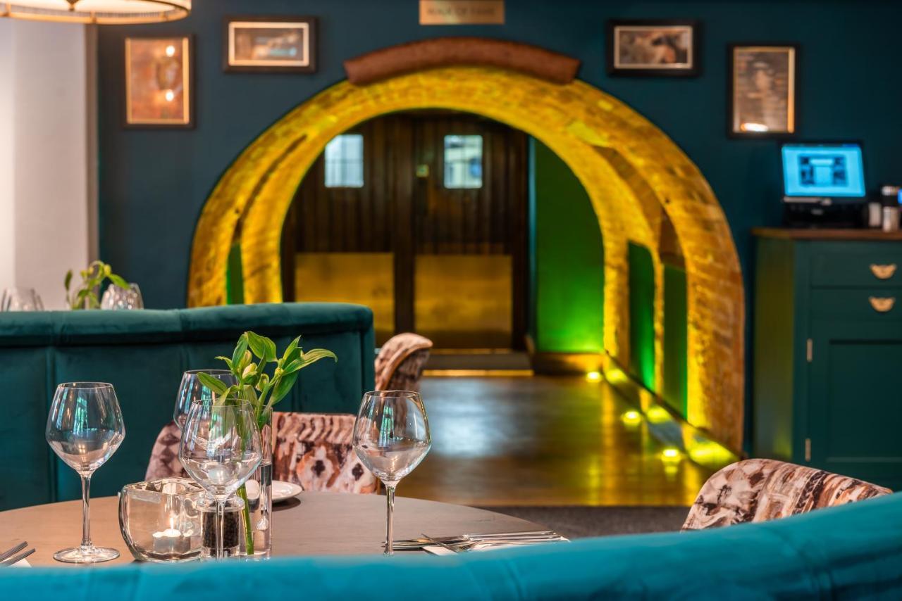 The Bell By Innkeeper'S Collection Aston Clinton Экстерьер фото